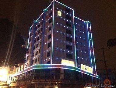 Super 8 Hotel Fuzhou Railway Station West Exterior foto